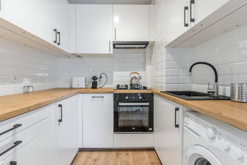 Uroczy Apartament 2 Pokoje - 10 Min Do Morza! غدانسك المظهر الخارجي الصورة